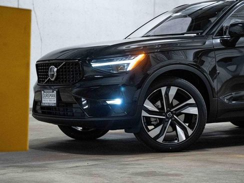 New 2026 Volvo XC40 B5 Ultra w/ Protection Package Premier image 2