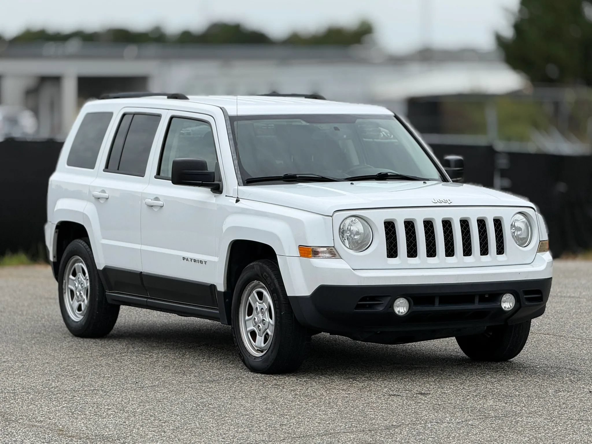Used 2016 Jeep Patriot Sport w/ Power Value Group FWD image 1