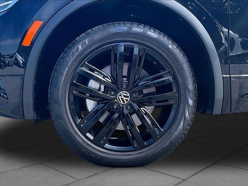 Used 2022 Volkswagen Tiguan SE R-Line AWD/4WD image 10