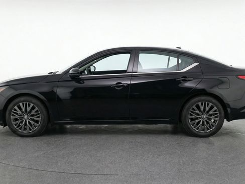 Used 2025 Nissan Altima 2.5 SV image 5