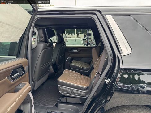 New 2026 GMC Yukon Denali Ultimate AWD/4WD image 12