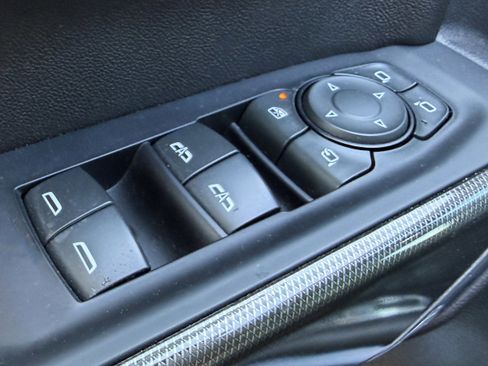 Used 2020 GMC Sierra 1500 AT4 w/ AT4 Premium Package image 16