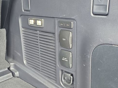 Used 2025 Ford Expedition Platinum AWD/4WD image 9