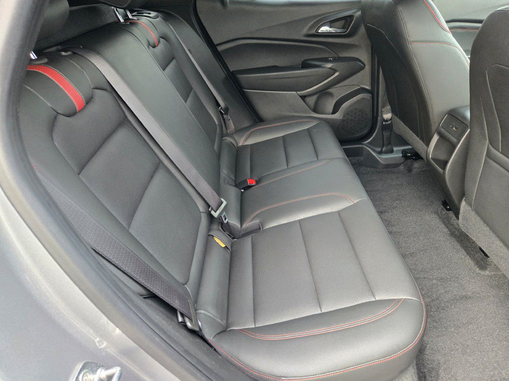Certified 2024 Chevrolet Trax RS w/ Sunroof Package FWD image 9