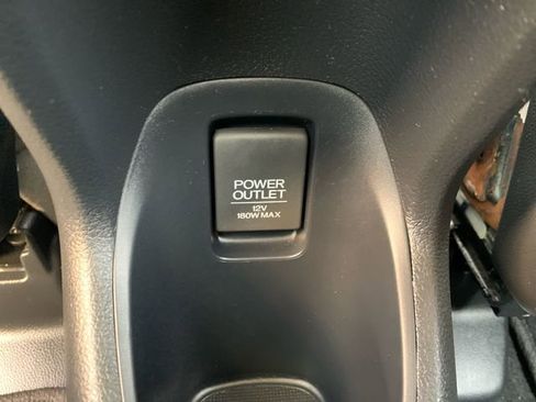 Used 2022 Honda HR-V LX image 17