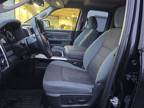 Used 2018 RAM 1500 SLT image 16