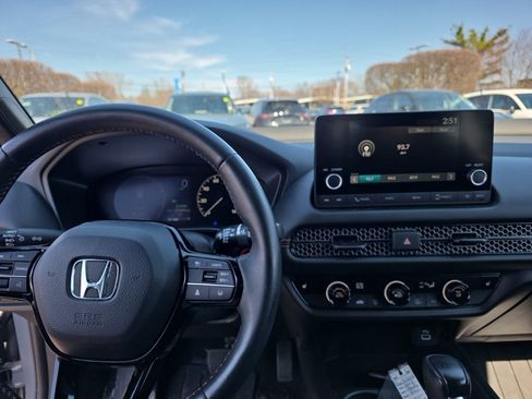 Used 2024 Honda HR-V Sport image 19