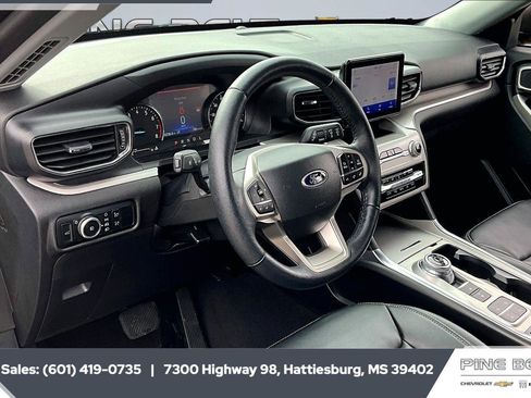 Used 2024 Ford Explorer XLT w/ Equipment Group 202A image 12