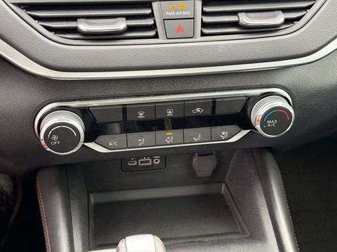 Used 2022 Nissan Altima 2.5 SR FWD image 29