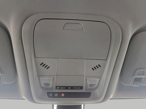 Used 2023 Chevrolet Blazer LT image 19