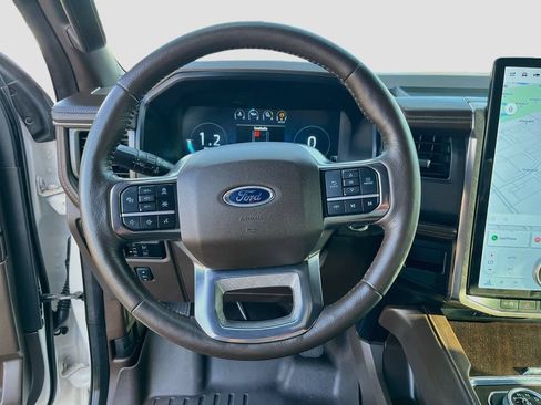 Used 2024 Ford Expedition Max King Ranch RWD image 11