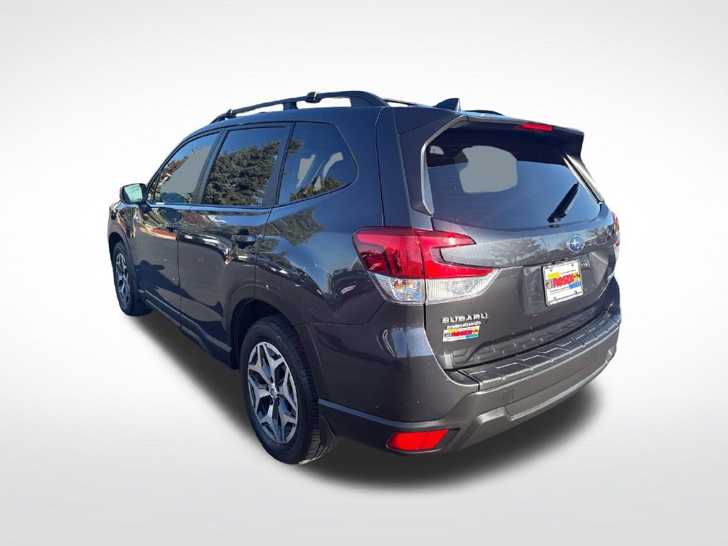 Used 2019 Subaru Forester Premium AWD/4WD image 3