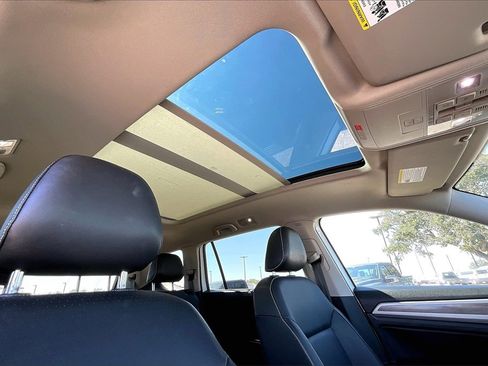 Used 2021 Volkswagen Atlas SEL w/ MDO Package (Bench Seat) image 28