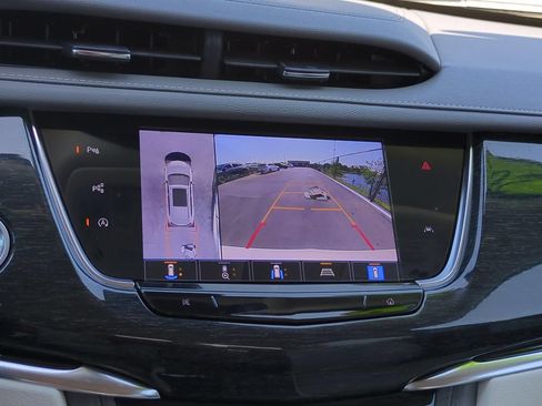 Used 2022 Cadillac XT6 Premium Luxury w/ Technology Package FWD image 18