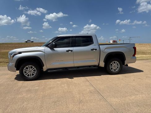 Used 2022 Toyota Tundra SR5 AWD/4WD image 6
