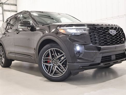 New 2026 Ford Explorer ST w/ Sun And Sound Package image 41