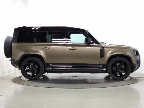 New 2026 Land Rover Defender 110 X-Dynamic SE AWD/4WD image 9