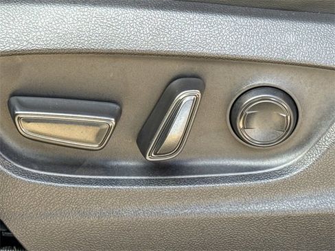 Used 2026 Toyota Crown Platinum image 21