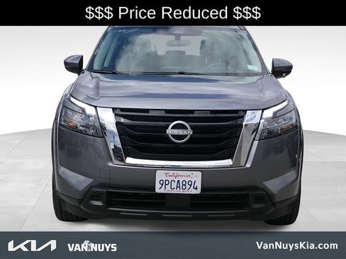 Used 2025 Nissan Pathfinder SV FWD image 27