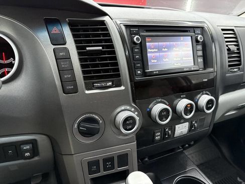 Used 2017 Toyota Sequoia Limited image 29