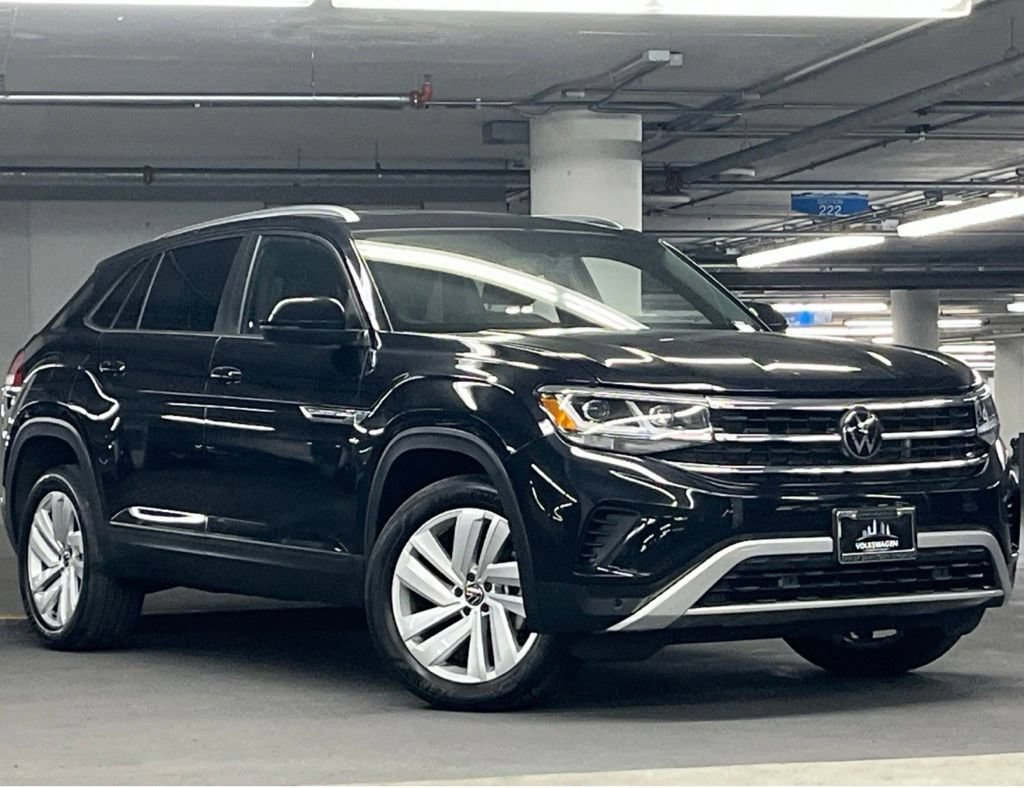 Certified 2023 Volkswagen Atlas Cross Sport SE w/ Panoramic Sunroof Package AWD/4WD image 2