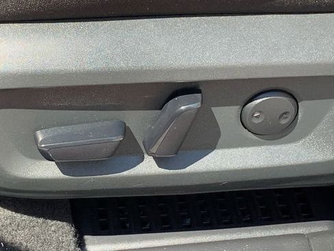 Used 2023 Nissan Rogue SV image 37