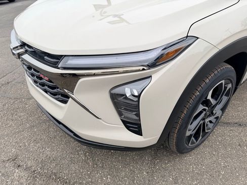 New 2026 Chevrolet Trax RS w/ Driver Confidence Package FWD image 11