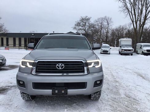 Used 2019 Toyota Sequoia SR5 image 2