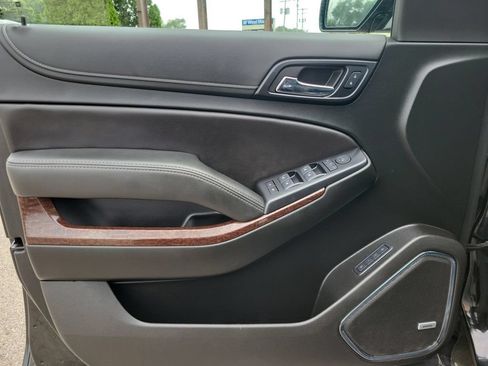 Used 2019 GMC Yukon XL SLT w/ Graphite Performance Edition AWD/4WD image 20