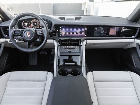 Certified 2026 Porsche Panamera RWD image 12