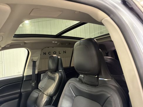 Used 2023 Lincoln Aviator Reserve w/ Equipment Group 201A image 10
