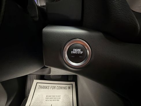 Used 2023 GMC Terrain SLT w/ Infotainment Package II image 17