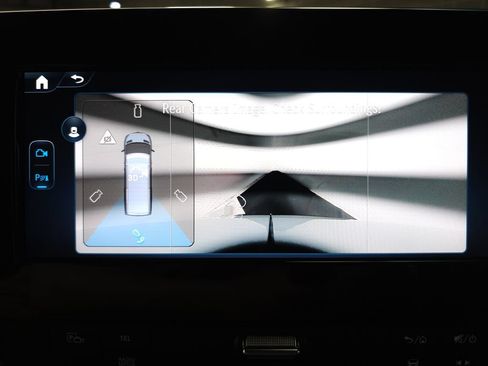 Used 2025 Mercedes-Benz Sprinter 2500 image 17