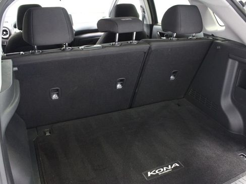 Used 2022 Hyundai Kona SE FWD image 17