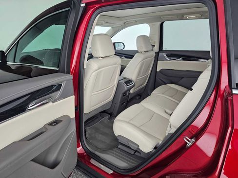 Certified 2024 Cadillac XT6 Premium Luxury w/ Technology Package FWD image 17