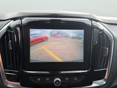 Used 2018 Chevrolet Traverse LT image 26