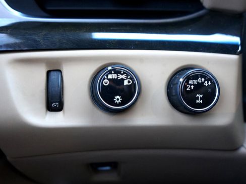 Used 2019 Cadillac Escalade Platinum image 14