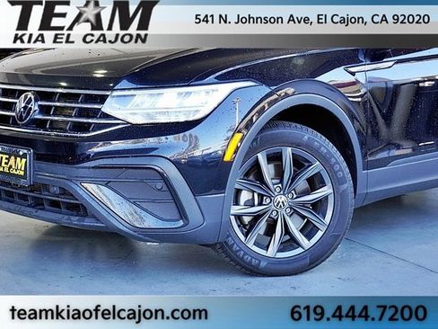 Used 2023 Volkswagen Tiguan SE image 3