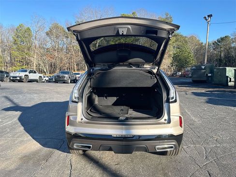 Used 2025 Cadillac XT4 Sport image 33