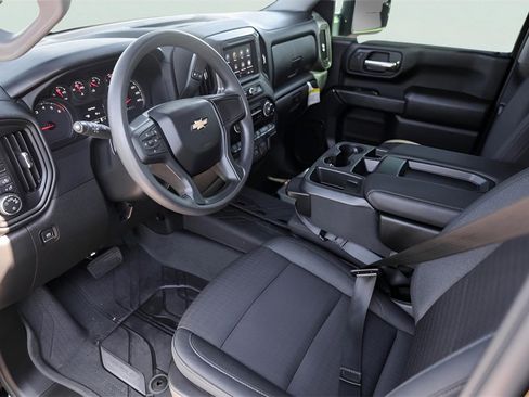 Used 2024 Chevrolet Silverado 2500 Custom w/ Custom Value Package image 9