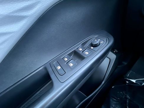 Used 2022 Toyota RAV4 XLE Premium image 13