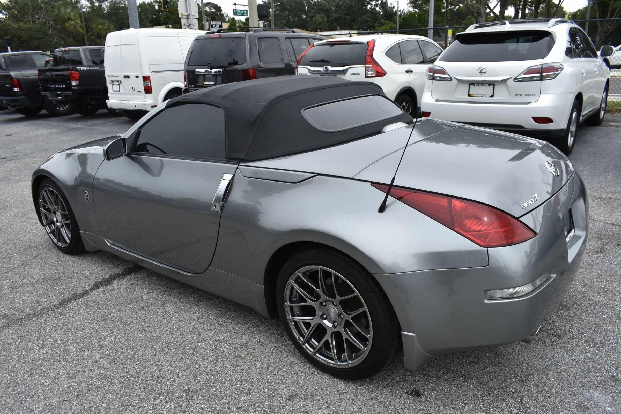 Used 2004 Nissan 350Z Touring RWD image 22