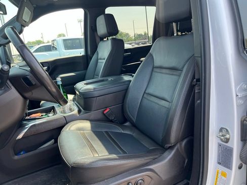 Used 2022 GMC Sierra 3500 Denali AWD/4WD image 11