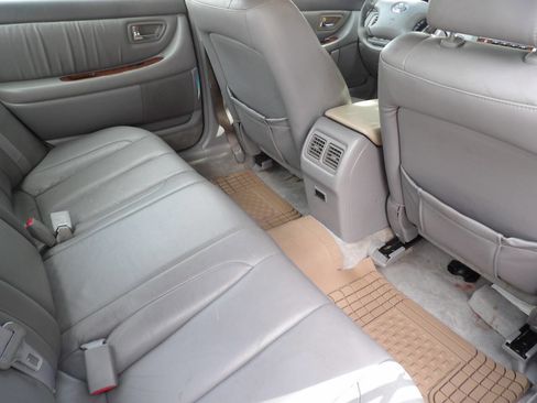 Used 2002 Toyota Avalon XLS image 25