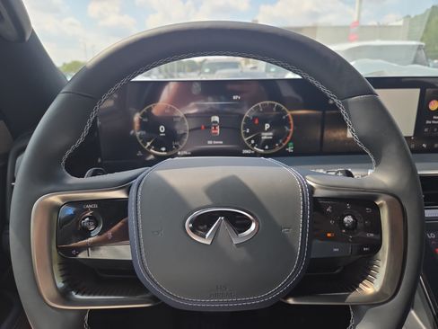 Used 2026 INFINITI QX80 4WD image 11