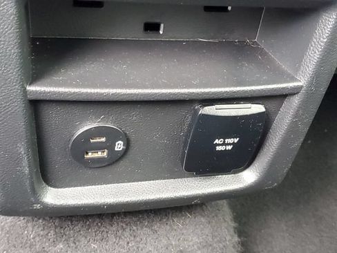 Used 2022 Ford Edge Titanium w/ Equipment Group 301A AWD/4WD image 12