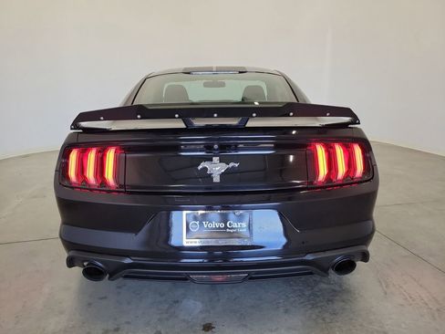 Used 2017 Ford Mustang Coupe RWD image 6