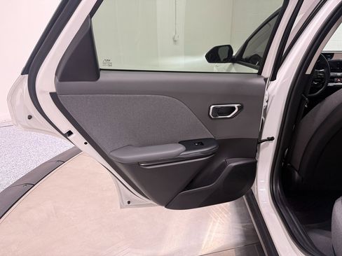 Used 2025 Kia K4 EX image 41