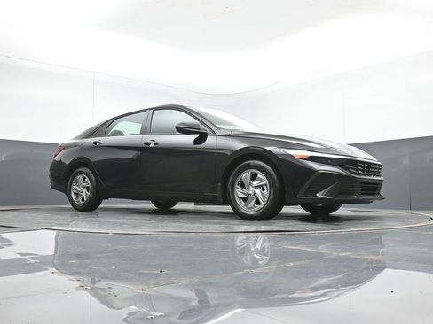 New 2026 Hyundai Elantra SE image 15