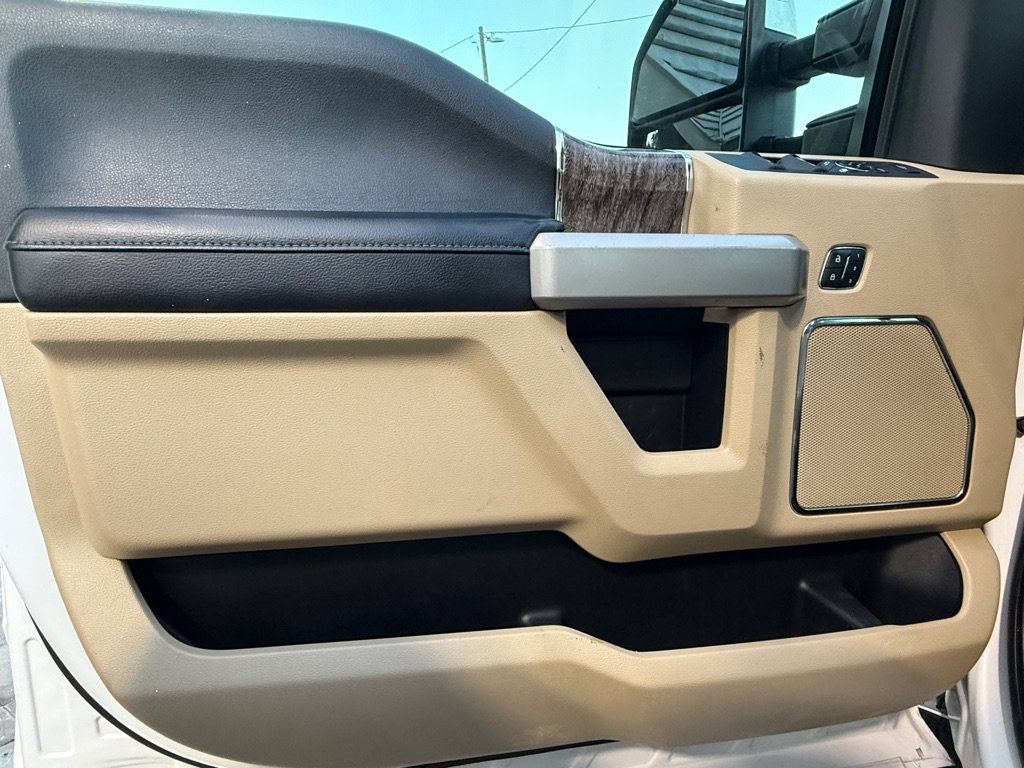 Used 2018 Ford F250 Lariat w/ Chrome Package AWD/4WD image 31